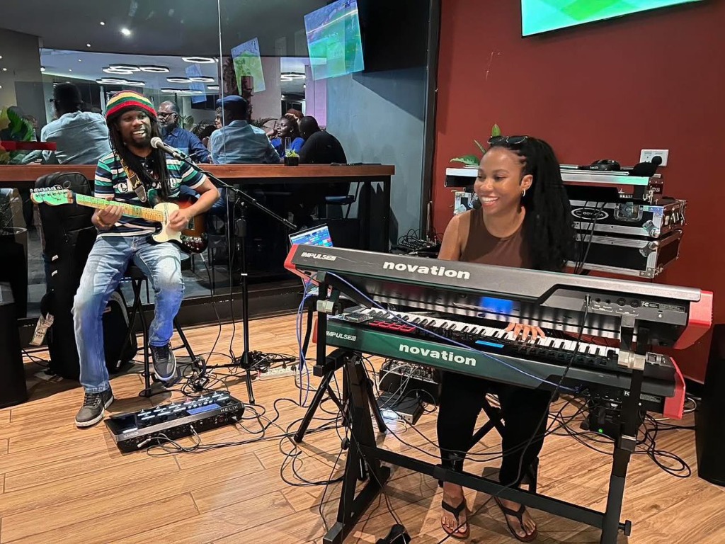 Lee & Shantel performing together